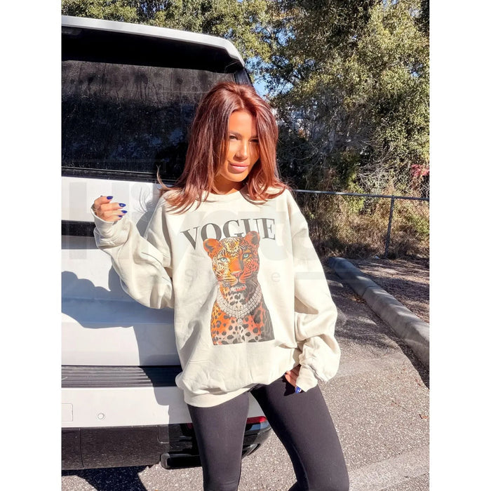 Fashion Leopard Graphic Top: Chic Animal Print Oversized Streetwear