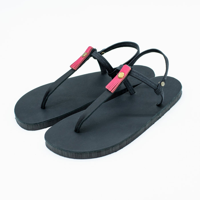 LUNA Brujita sandal - Black - pair, angled view