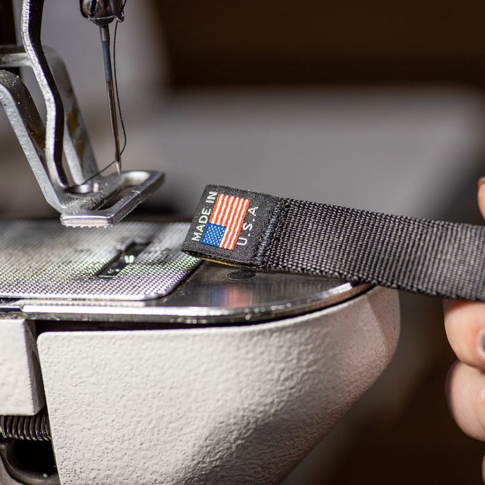 Origen 2.0 🇺🇸 - USA label at the sewing machine