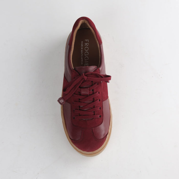 Women’s Froggie Retro Sneaker 13036 in burgundy leather and suede featuring lace-up closure, soft lining, and lightweight comfort sole.