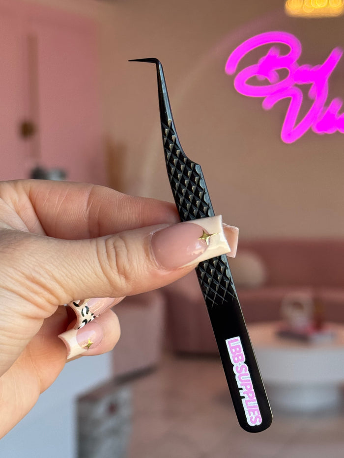 Volume plasma tweezer
