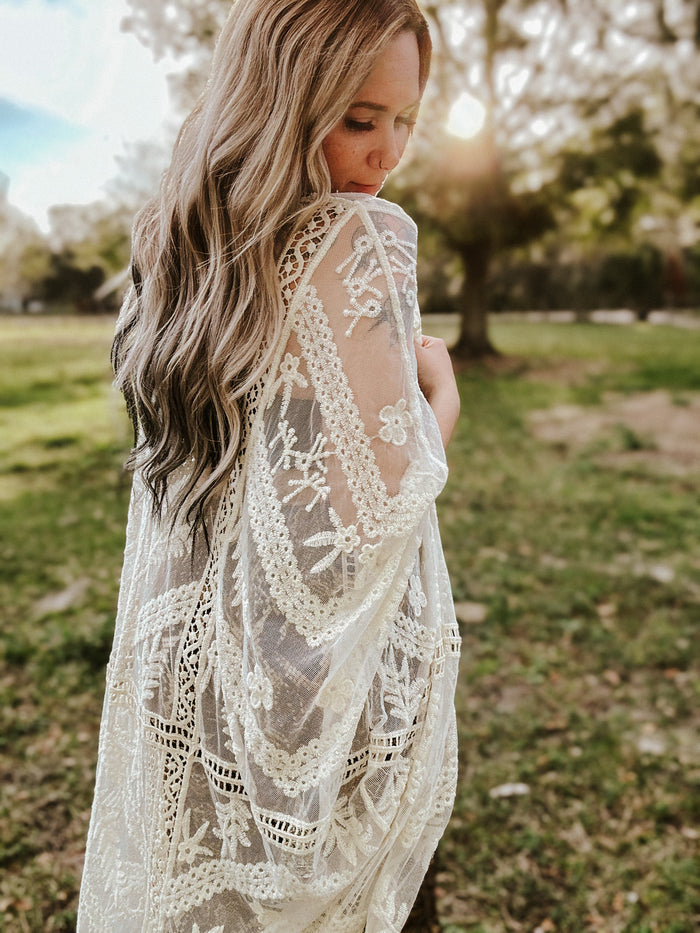 Whimsy + Lace Kimono - Natural