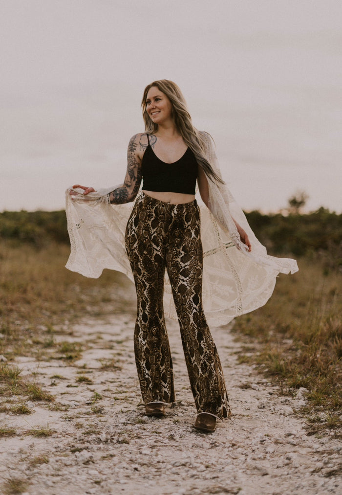 Whimsy + Lace Kimono - Natural